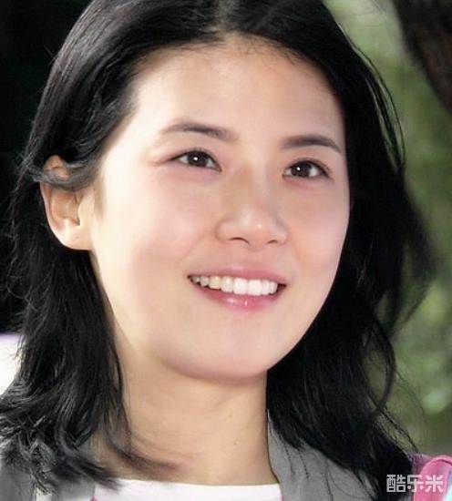 李宝英