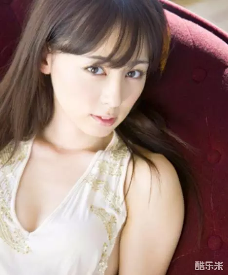 秋山莉奈