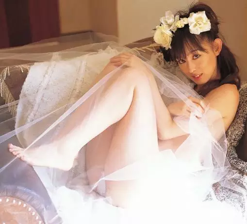秋山莉奈