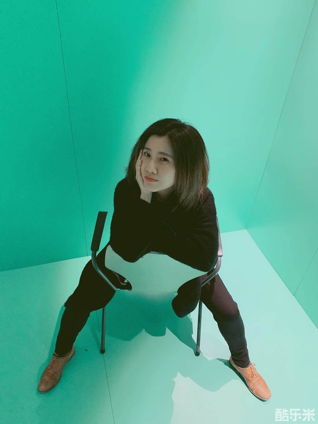 殳俏
