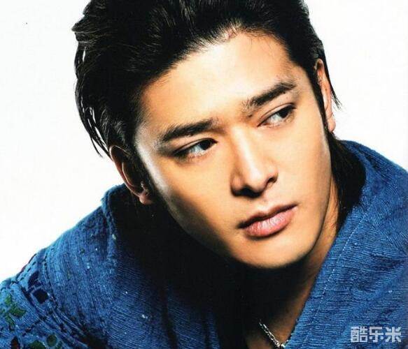 高冈苍佑