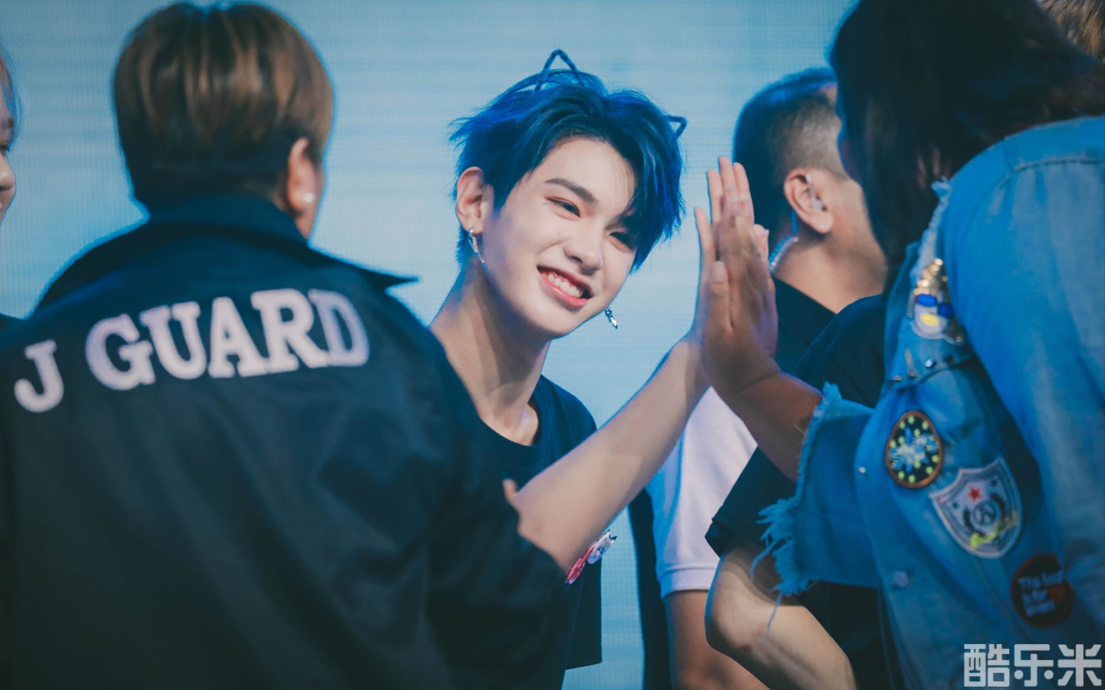 黄明昊