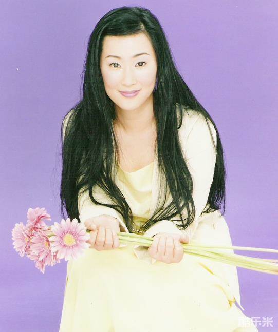 侯炳莹