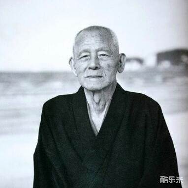 笠智众