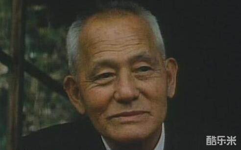 笠智众