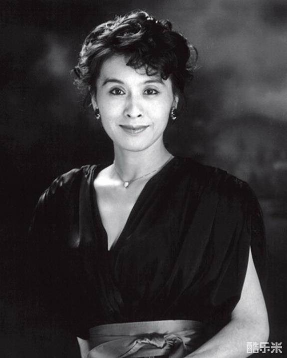 栗原小卷