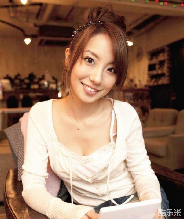 山本梓