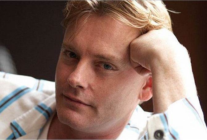 斯蒂芬·埃利奥特