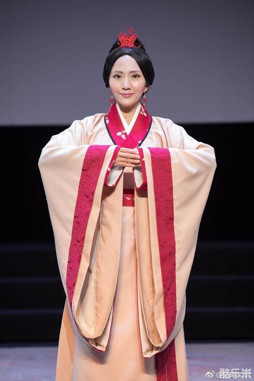 陆玲