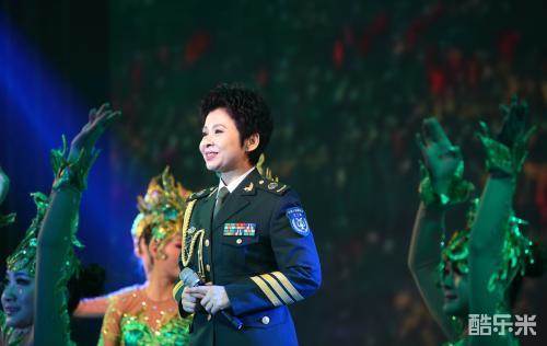 董文华