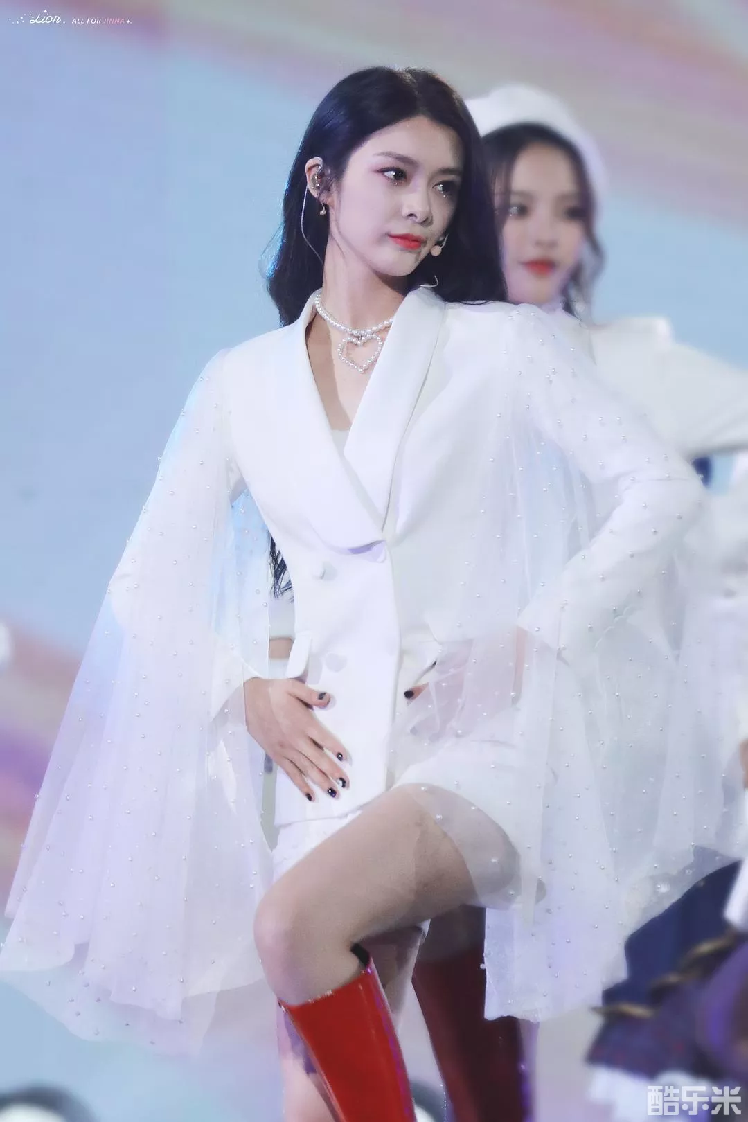 傅菁
