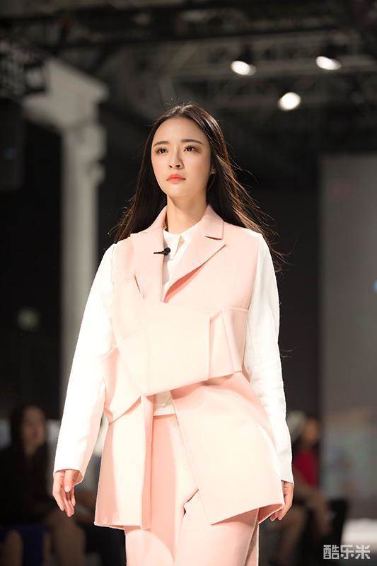李莎