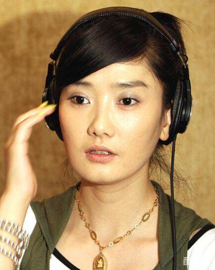 杨魏玲花