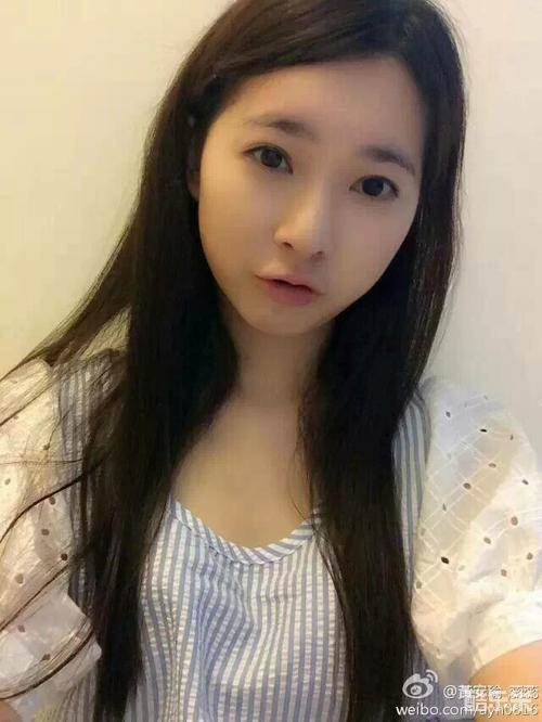 黄郁婷