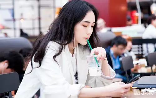 赵嘉敏