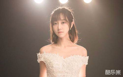 冯薪朵