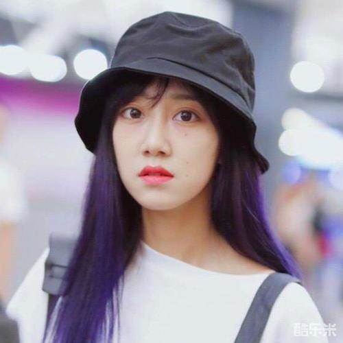冯薪朵