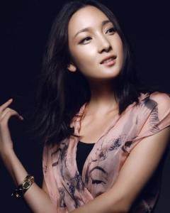 王妍苏