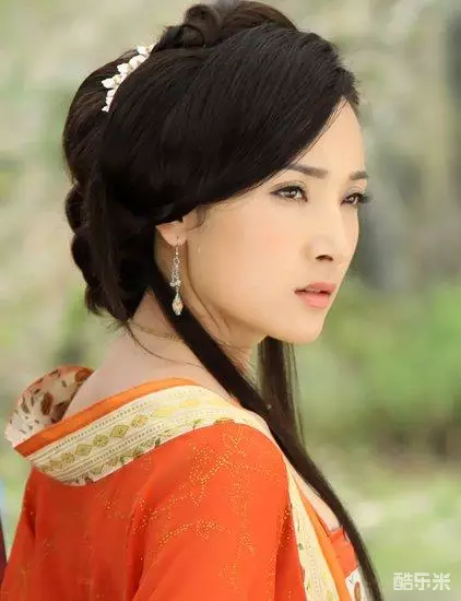 王妍苏