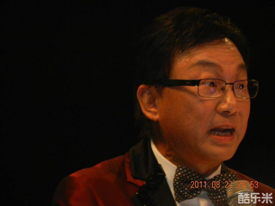 许冠文