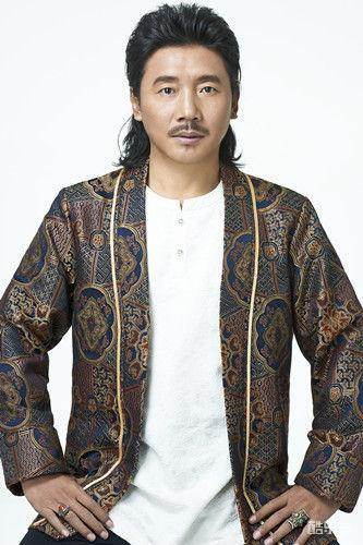 容中尔甲