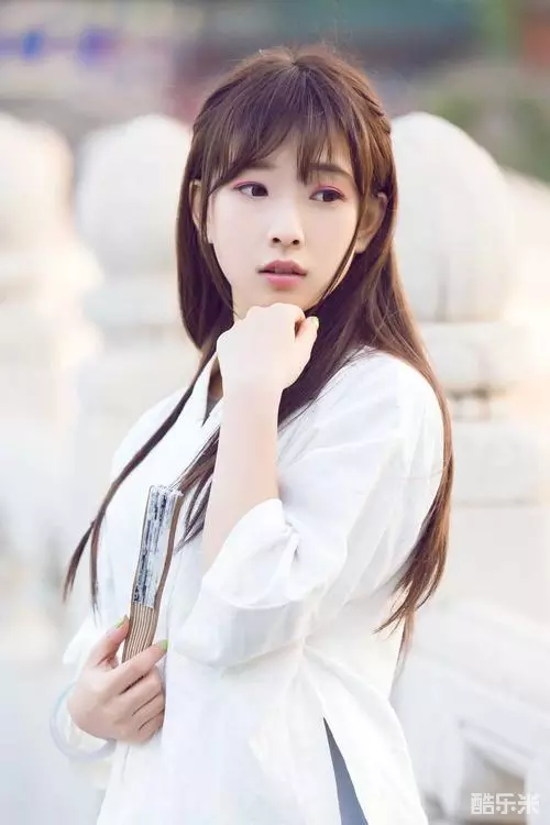 何曼婷