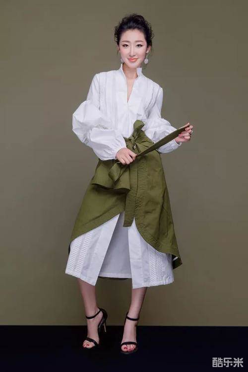 李依馨
