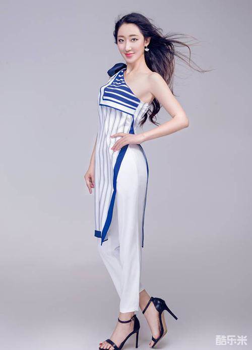 李依馨