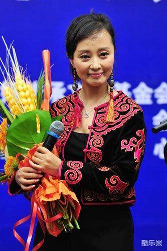曲比阿乌