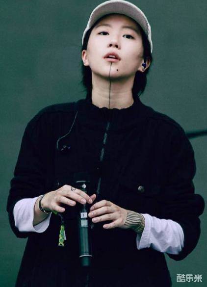 窦靖童
