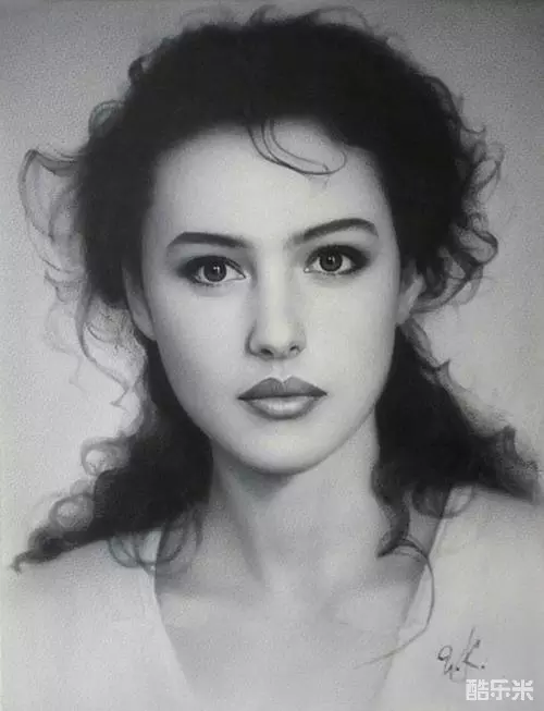 莫妮卡·贝鲁奇