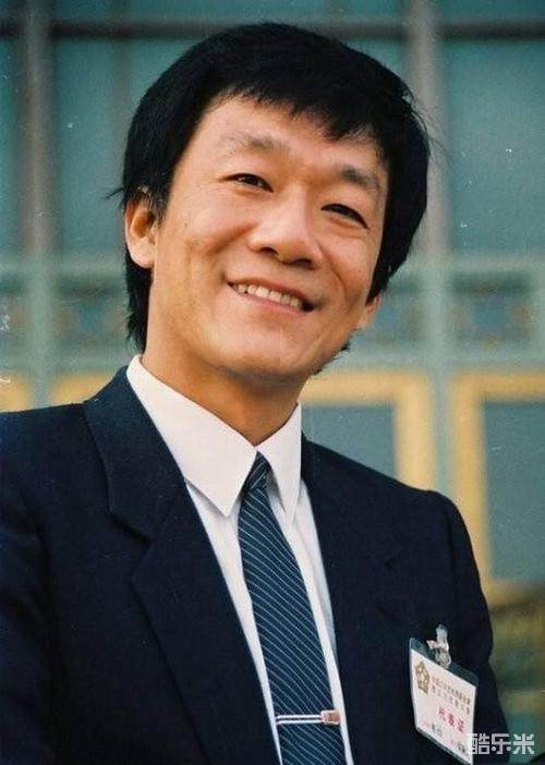 侯耀文