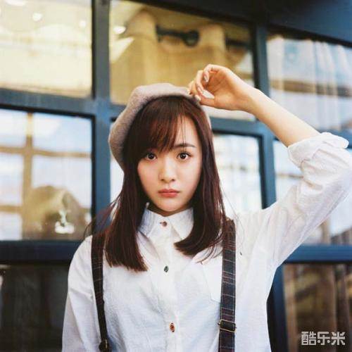 李依伊
