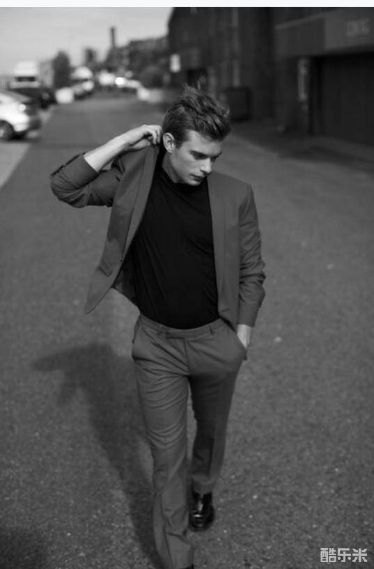 查理·汉布利特