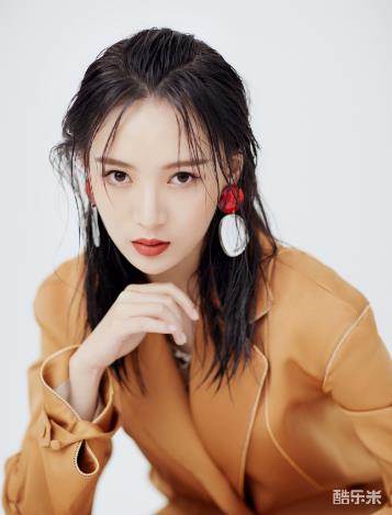 于昕仡