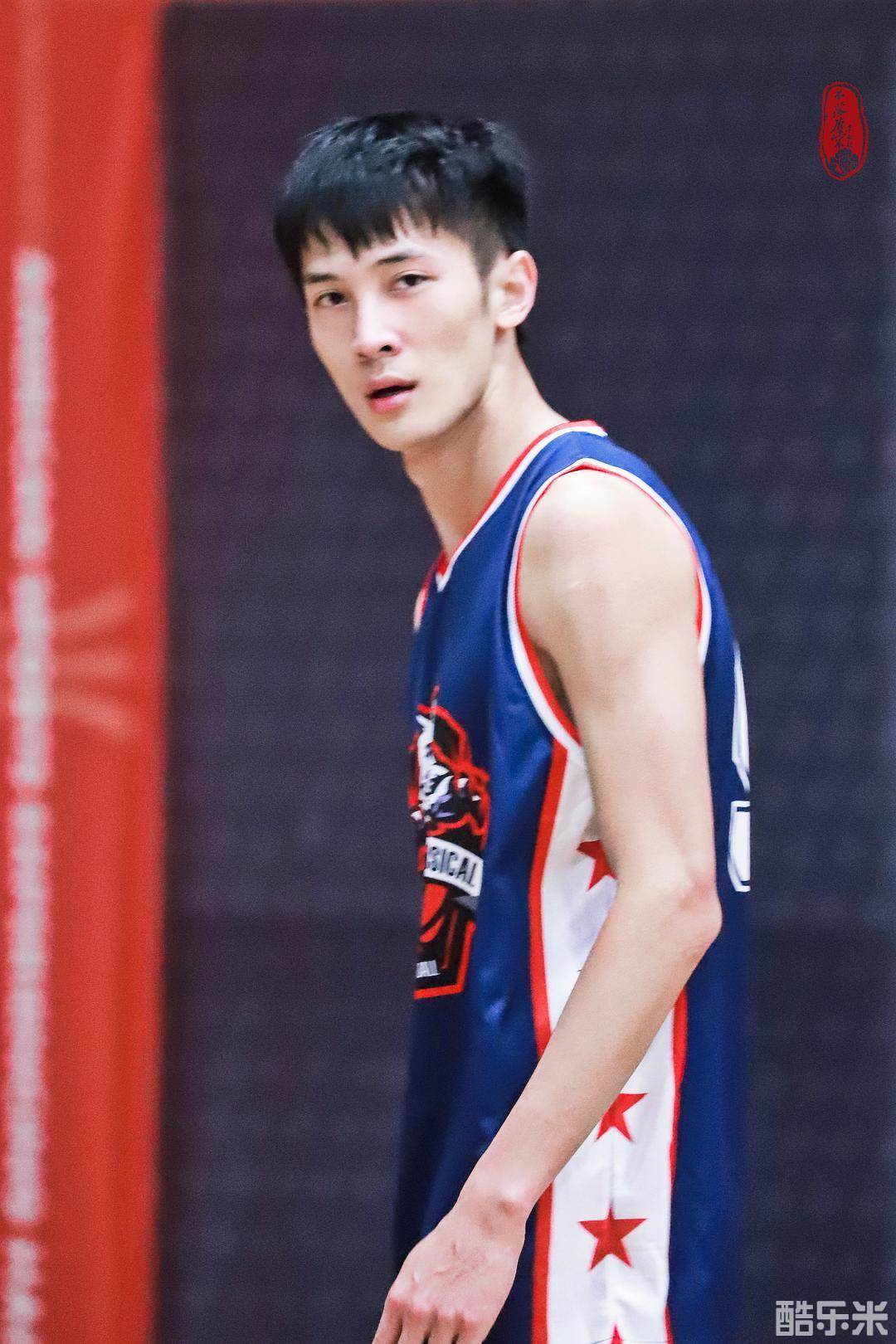 李向哲
