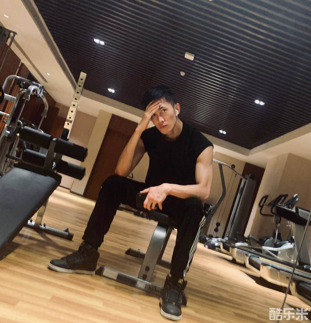 李向哲