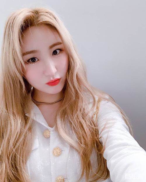李彩演