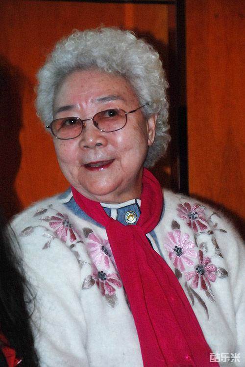 田华