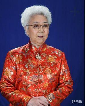 田华