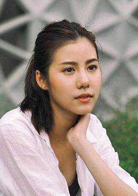 艾丝特·苏普莉拉