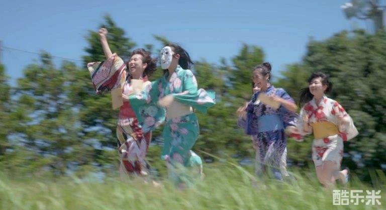 埃舍尔街的红色邮筒