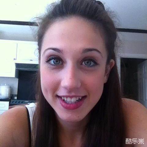 哈丽特·肯斯