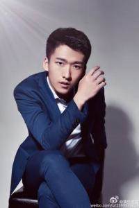 杨铭