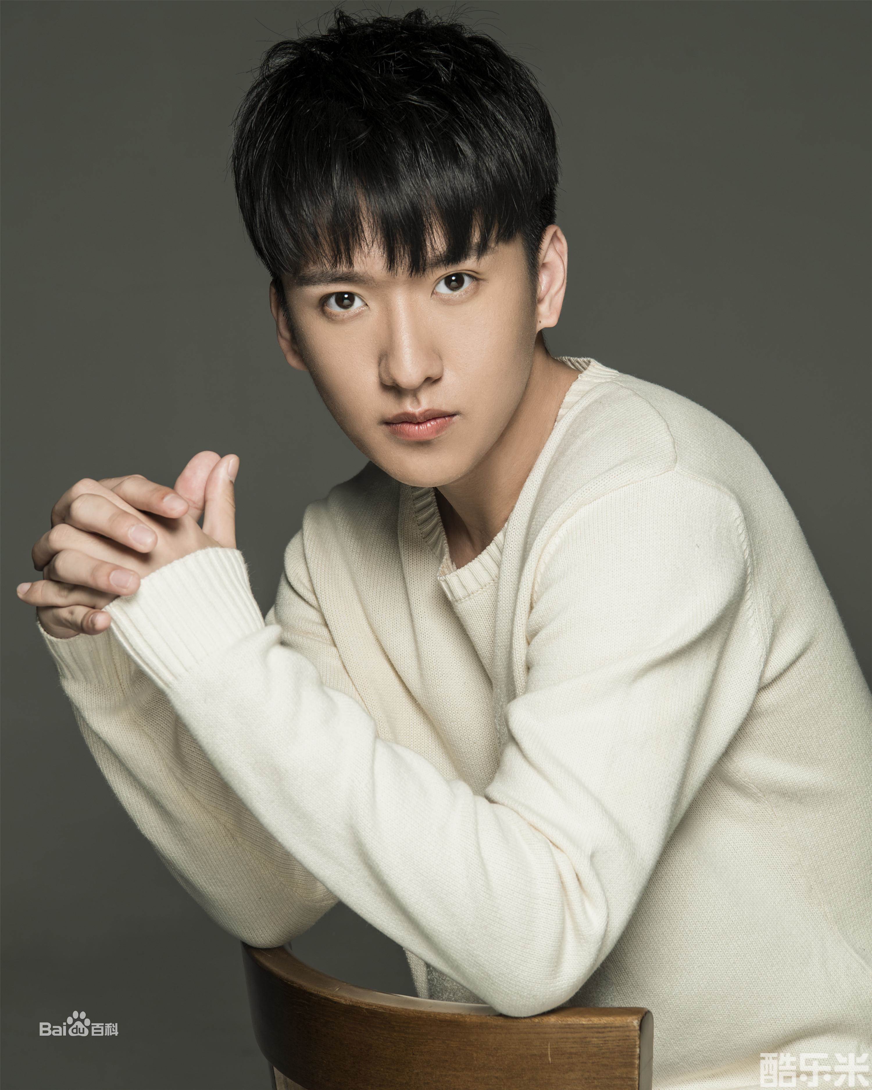杨铭