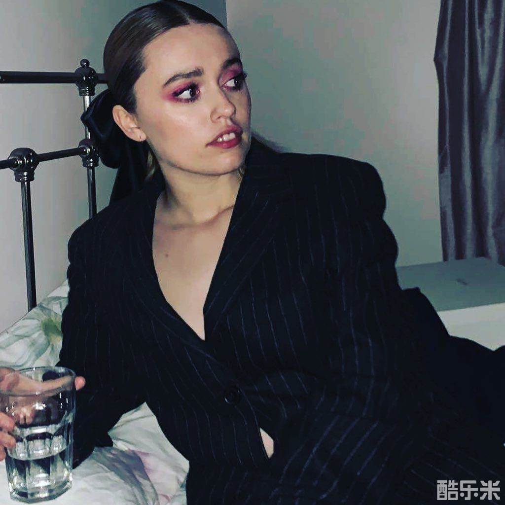 艾米·卢·伍德