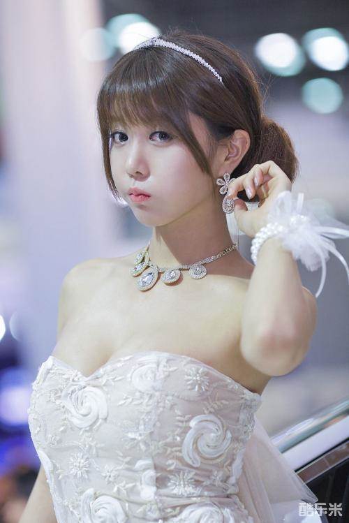 许允美