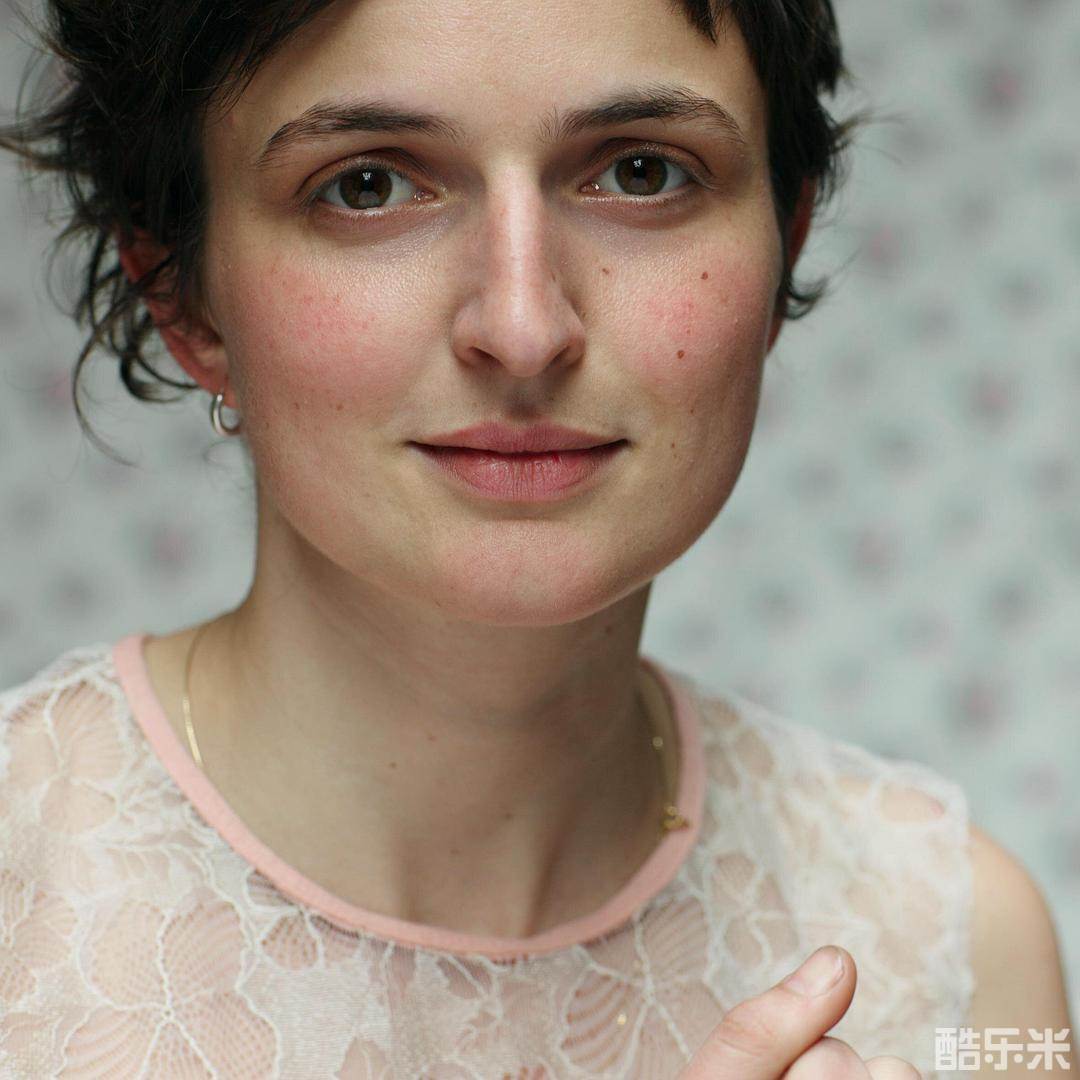 爱丽丝·洛尔瓦彻