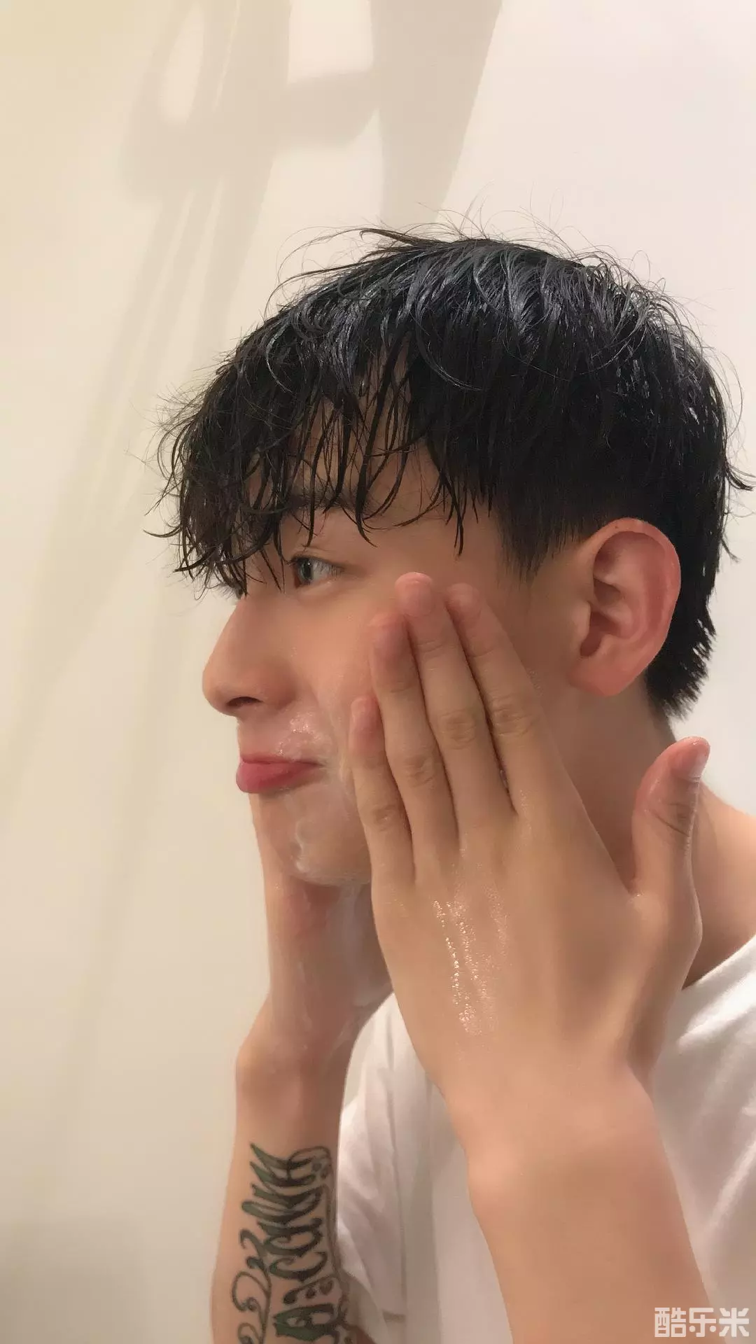 陈鹤一
