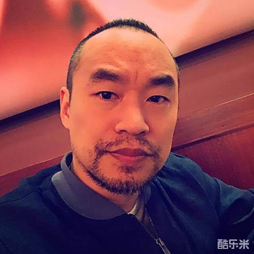 黄立成